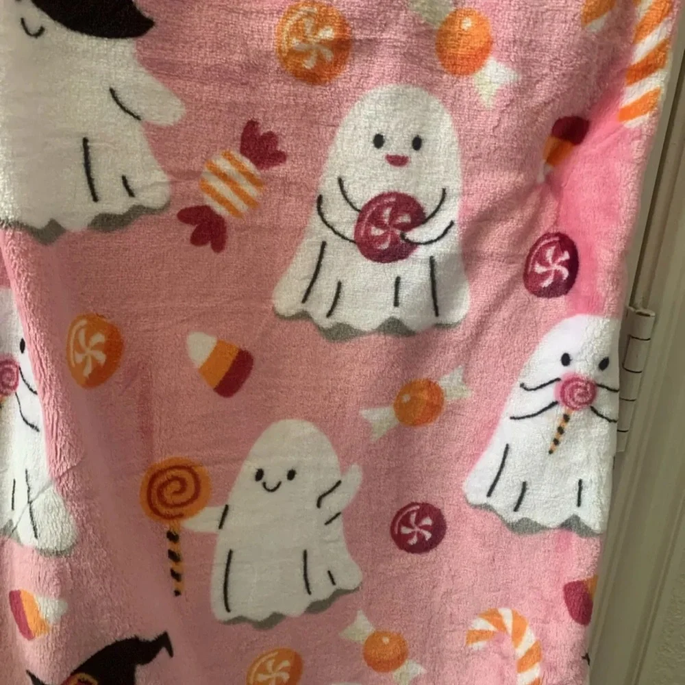 Pink Halloween Ghost Blanket
